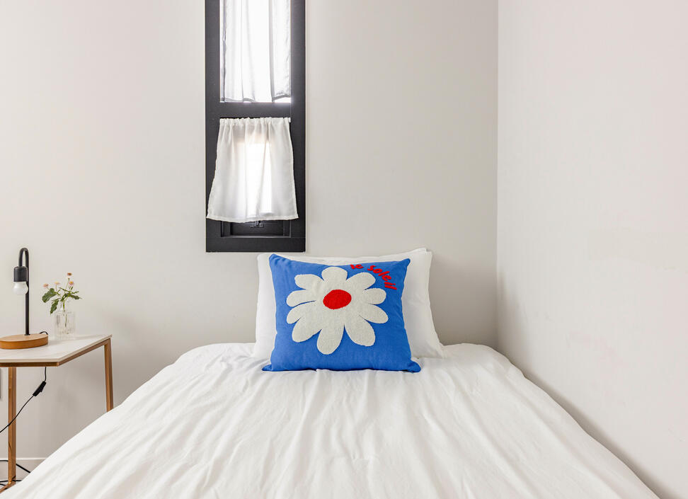 The second bedroom has a Super-single with night stand and lamp The second bedroom has a Super-single with night stand and lamp