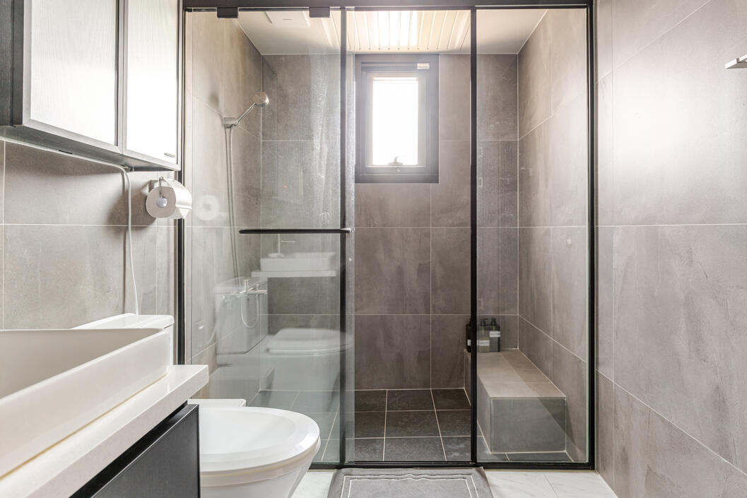 The bathroom is a large dry bath with a walk in shower The bathroom is a large dry bath with a walk in shower