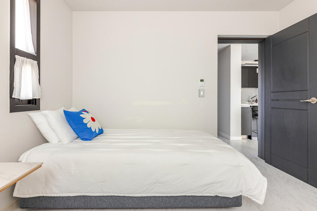 A memory foam single fits this bedroom perfectly to sleep a fourth guest A memory foam single fits this bedroom perfectly to sleep a fourth guest