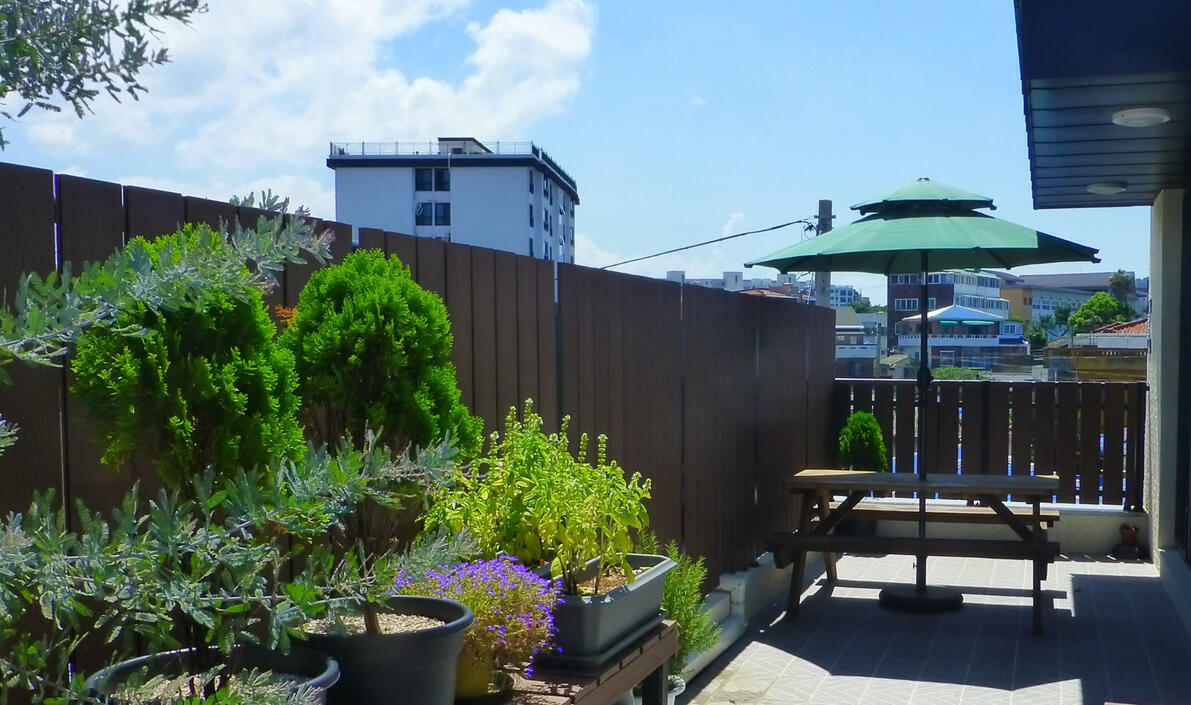 Eat and drink out on the terrace Eat and drink out on the terrace